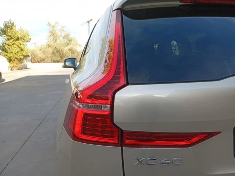 Volvo XC60 2.0 T8 AWD Inscription Auto