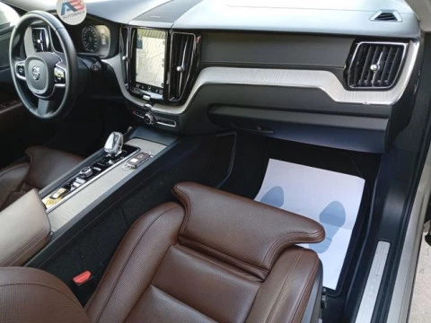 Volvo XC60 2.0 T8 AWD Inscription Auto