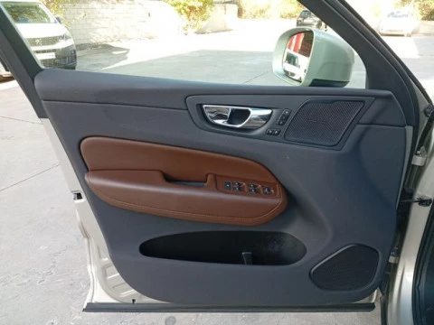 Volvo XC60 2.0 T8 AWD Inscription Auto