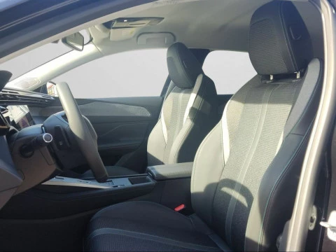 Peugeot 308 5P Allure BlueHDi 130 S&S EAT8