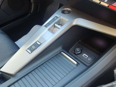 Peugeot 308 5P Allure BlueHDi 130 S&S EAT8