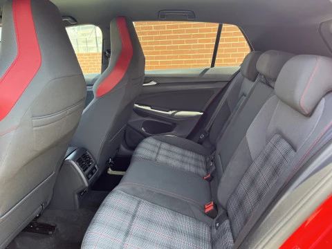 Volkswagen Golf GTI 2.0 TSI DSG 5P