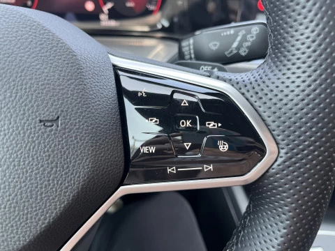 Volkswagen Golf GTI 2.0 TSI DSG 5P