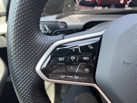 Volkswagen Golf GTI 2.0 TSI DSG 5P