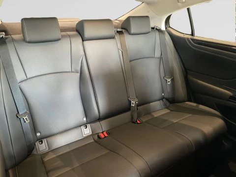 Lexus ES 2.5 300h Premium