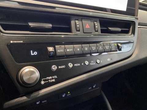 Lexus ES 2.5 300h Premium