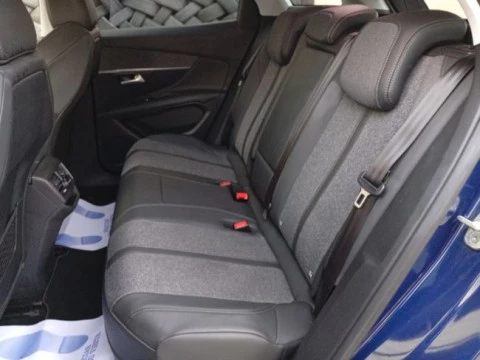 Peugeot 3008 Hybrid 225 e-EAT8 Allure