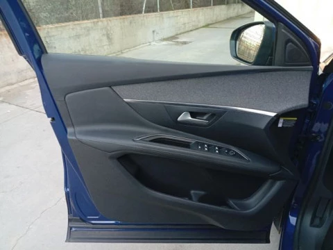 Peugeot 3008 Hybrid 225 e-EAT8 Allure