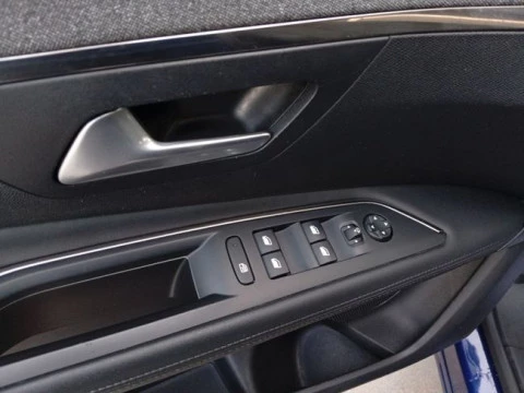 Peugeot 3008 Hybrid 225 e-EAT8 Allure