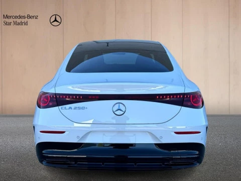 Mercedes-Benz CLA  250+ con tecnologia EQ