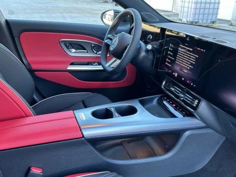 Mercedes-Benz CLA  250+ con tecnologia EQ