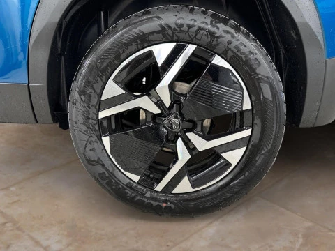 Peugeot 2008 Allure Gasolina 100 S&S 6 Vel. MAN