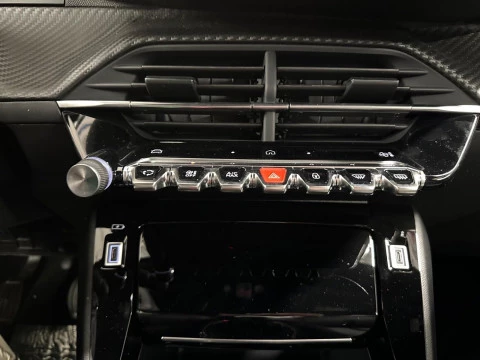 Peugeot 2008 Allure Gasolina 100 S&S 6 Vel. MAN