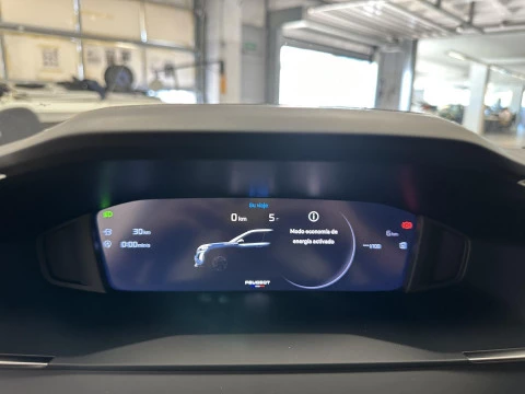 Peugeot 2008 Allure Gasolina 100 S&S 6 Vel. MAN