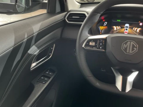 MG ZS Hybrid+ Luxury
