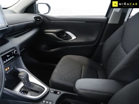 Toyota Yaris 120H Business Plus 85 kW (116 CV)