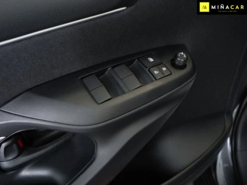 Toyota Yaris 120H Business Plus 85 kW (116 CV)