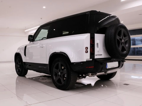 Land Rover Defender 3.0D I6 250 X-Dynamic SE 90 AT 4WD MHEV