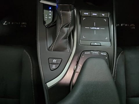 Lexus UX 2.0 250h Business