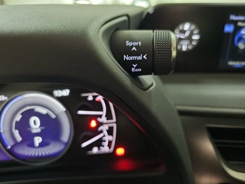 Lexus UX 2.0 250h Business