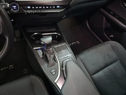 Lexus UX 2.0 250h Business