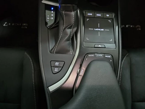 Lexus UX 2.0 250h Business