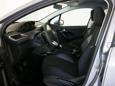 Peugeot 2008 SIG BH 100 MAN