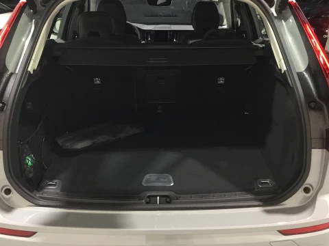 Volvo XC60 Core, B4 Semihíbrido, Diésel