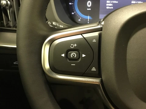 Volvo XC60 Core, B4 Semihíbrido, Diésel