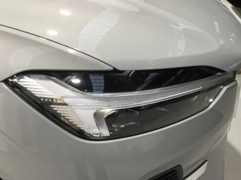 Volvo XC60 Core, B4 Semihíbrido, Diésel