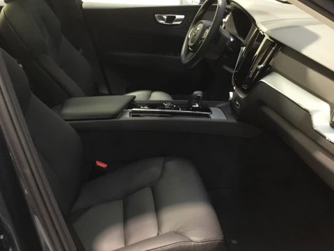 Volvo XC60 Core, B4 Semihíbrido, Diésel