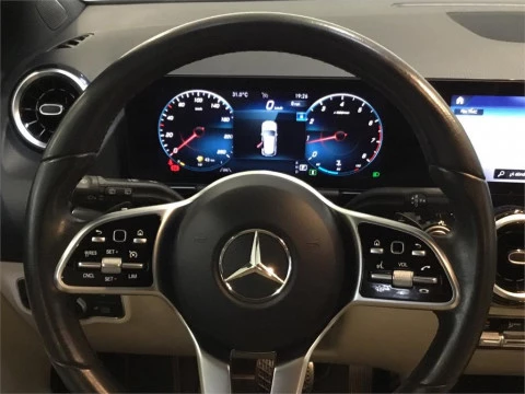 Mercedes-Benz GLA 180