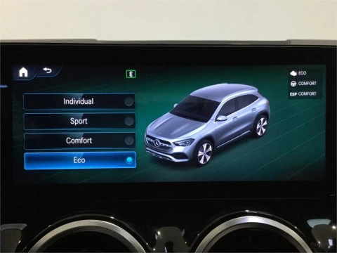 Mercedes-Benz GLA 180