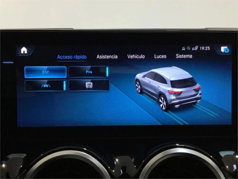 Mercedes-Benz GLA 180