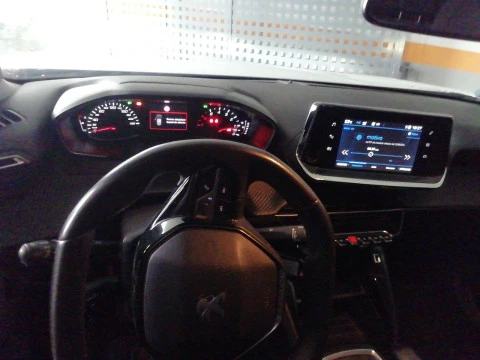 Peugeot 2008 Active Pack BlueHDI 81kW (110CV)