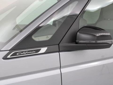 Volkswagen California 1.5 EHYBRID PHEV DSG BEACH TOUR 4WD 245 5P