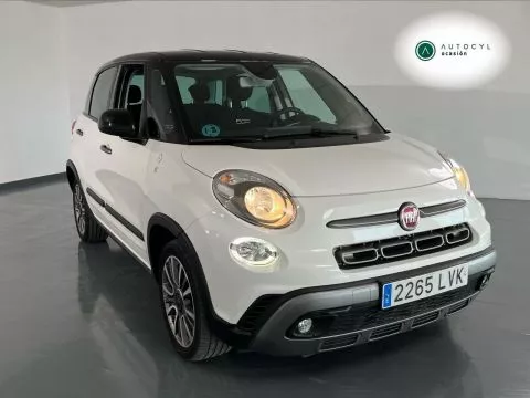 Fiat 500L Connect 1.4 16v 70 kW (95 CV) S&S Fiat 500L Connect 1.4 16v 70 kW (95 CV) S&S