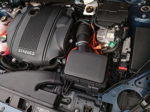 Lynk & Co 01 1.5 PHEV 3.3kW