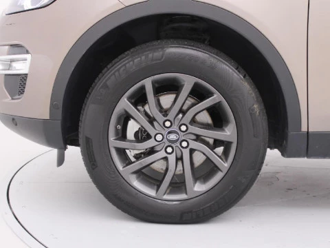 Land Rover Discovery Sport 2.2 SD4 190PS AUTO 4WD HSE LUX 190 5P