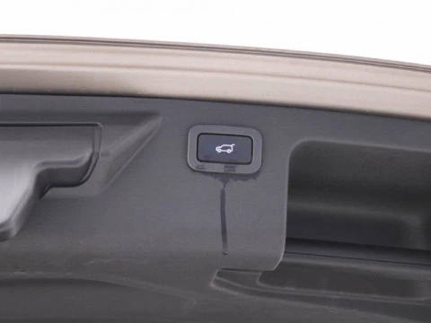 Land Rover Discovery Sport 2.2 SD4 190PS AUTO 4WD HSE LUX 190 5P