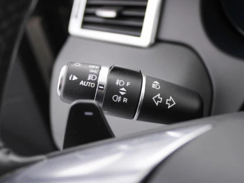 Land Rover Discovery Sport 2.2 SD4 190PS AUTO 4WD HSE LUX 190 5P