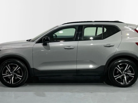 Volvo XC40 2.0 B3 PLUS DARK AUTO 163 5P