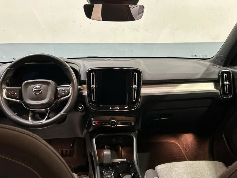 Volvo XC40 2.0 B3 PLUS DARK AUTO 163 5P