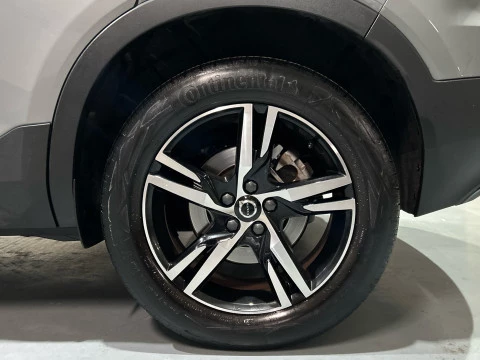 Volvo XC40 2.0 B3 PLUS DARK AUTO 163 5P