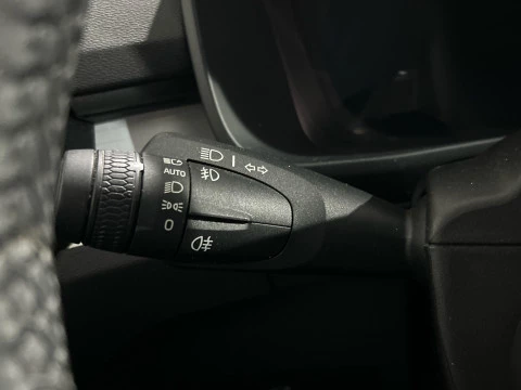 Volvo XC40 2.0 B3 PLUS DARK AUTO 163 5P