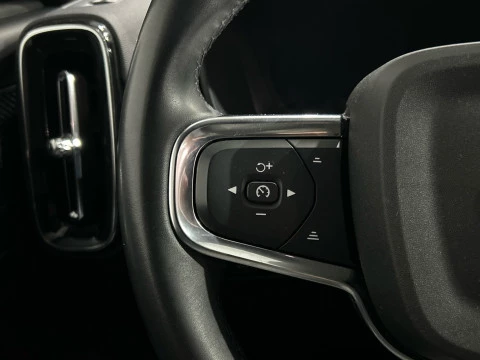 Volvo XC40 2.0 B3 PLUS DARK AUTO 163 5P