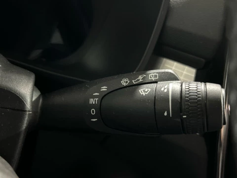 Volvo XC40 2.0 B3 PLUS DARK AUTO 163 5P