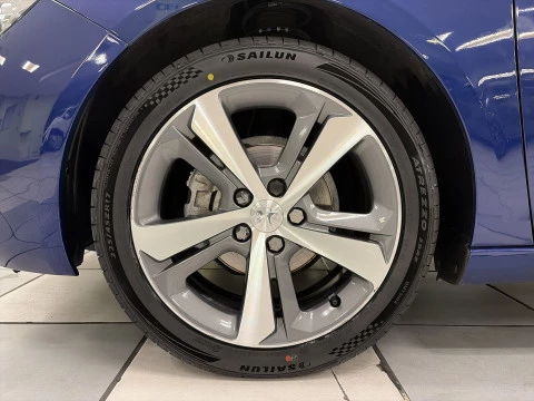 Peugeot 308 PureTech 110 SANDS Allure 81 kW (110 CV)