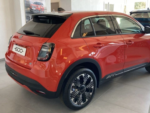 Fiat 600 600e La prima 54kwh 115kw (156cv)