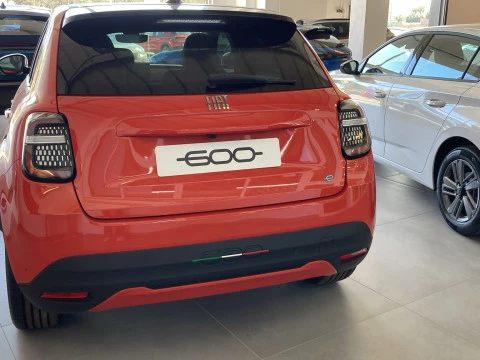 Fiat 600 600e La prima 54kwh 115kw (156cv)